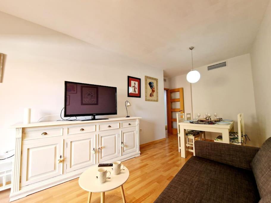 Alcantara Tower 2 Bedrooms Фуeнхирола Екстериор снимка